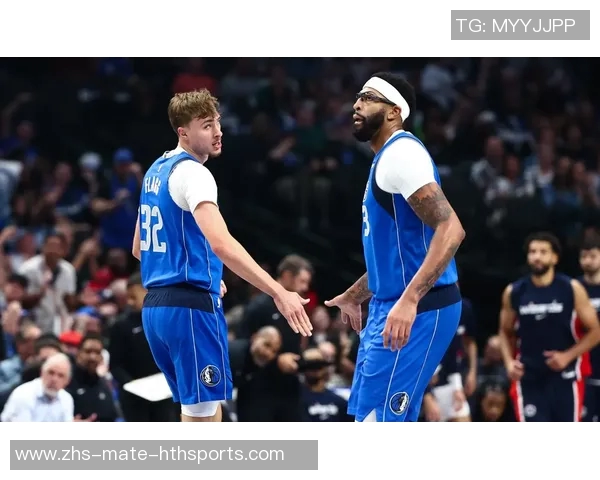 胡人队与独行侠的激烈对决展现篮球魅力与团队精神的巅峰对抗 胡人队与独行侠的激烈对决展现篮球魅力与团队精神的巅峰对抗